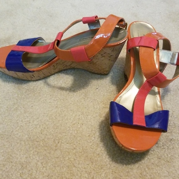 Fun cork wedges - Picture 2 of 6